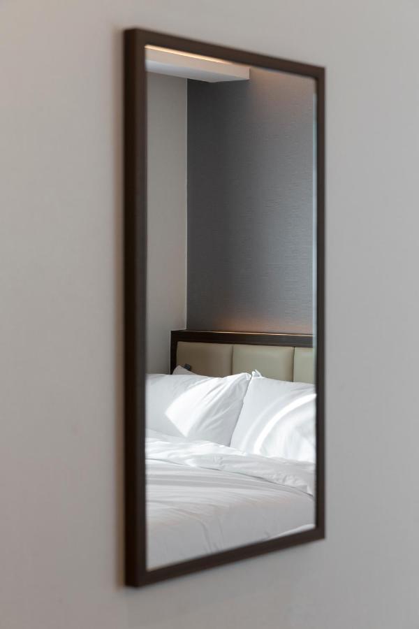 Busan Lounge 26 Hotel Bagian luar foto