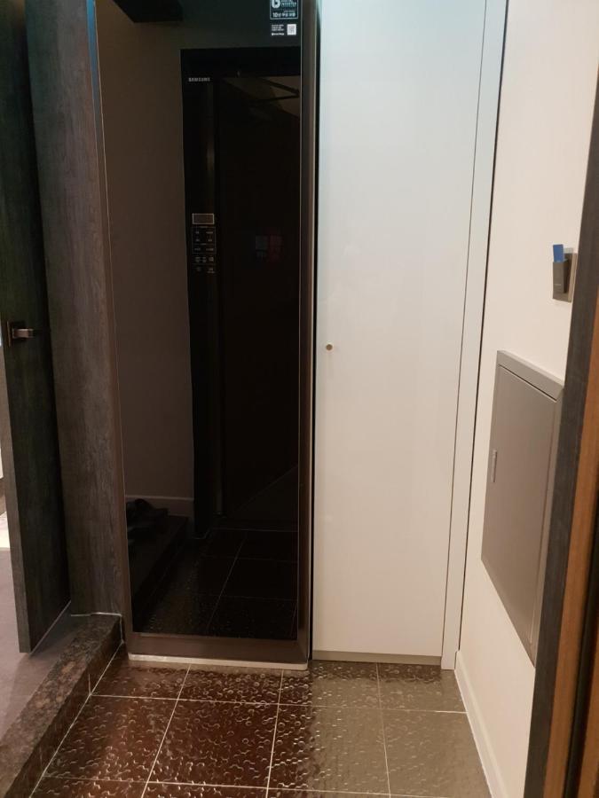 Busan Lounge 26 Hotel Bagian luar foto
