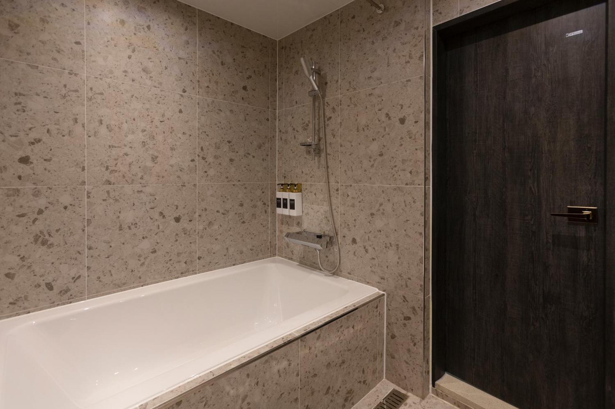 Busan Lounge 26 Hotel Bagian luar foto